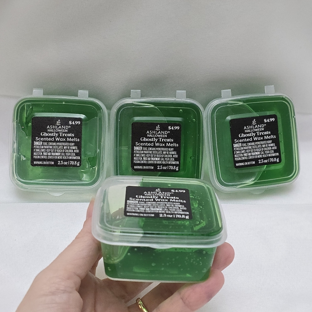 Ashland Halloween Light-Up Haunted House Wax Warmer Bundle + 4 Ghostly Wax Melts - Picture 10 of 12